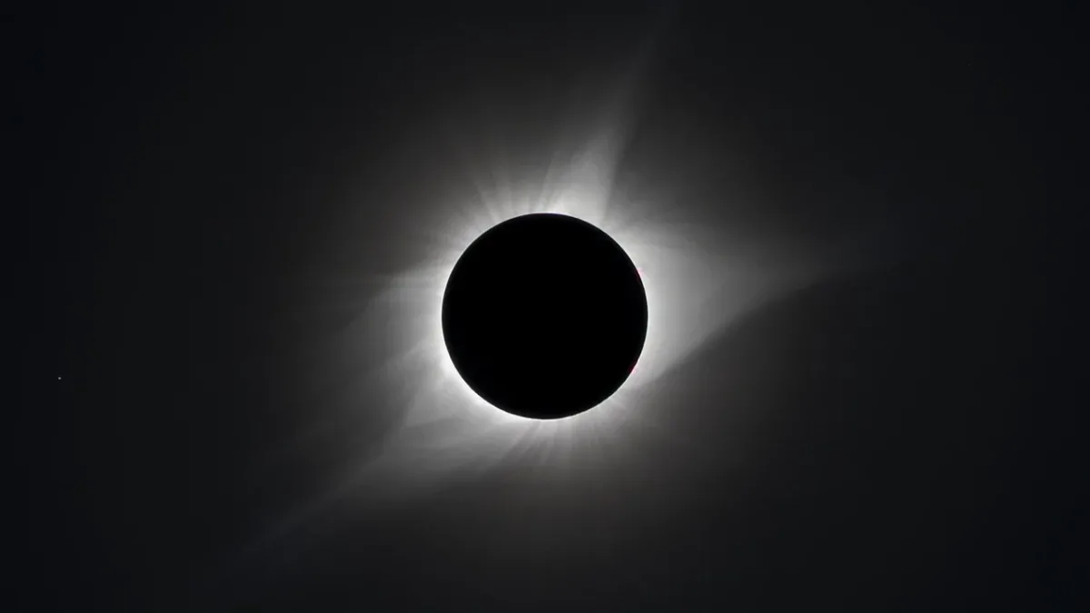 Éclipse du 12 août 2026 : comment protéger vos yeux et vérifier vos lunettes