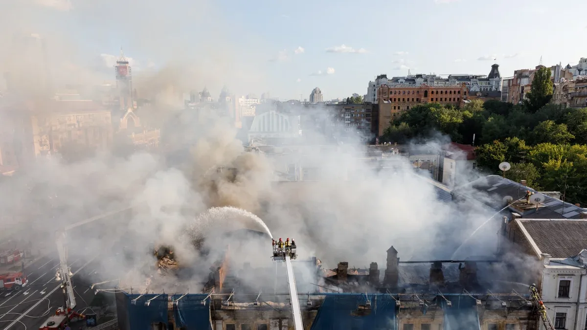 Incendie dans une maison à trois étages à Kiev