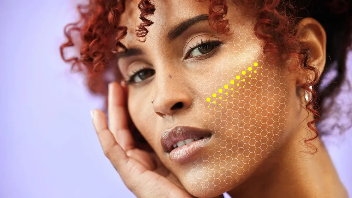 Le Melanotan II fait bronzer en imitant une hormone et fait foncer les grains de beauté